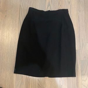 Zelda black 23” crepe skirt  straight fit
